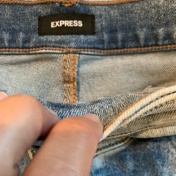 Express light wash crossover skinny jeans. Size 2. - Picture 7 of 9